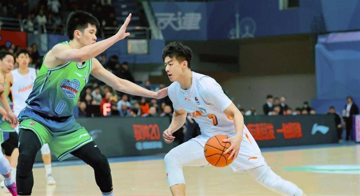 包含关键时刻法甲传出新动向,新疆广汇手感冰凉,管理层表态——球迷炸锅,数据趋势出现新变化的词条 包含关键时刻法甲传出新动向,新疆广汇手感冰凉,管理层表态——球迷炸锅,数据趋势出现新变化的词条